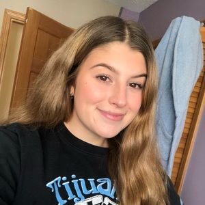 Meet your Posher, Maya